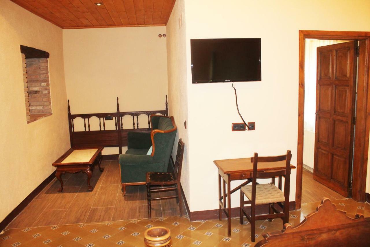Hostal Rural Mas Blanc San Martín de Centellas Exteriör bild